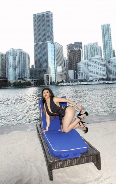 escort photo 43